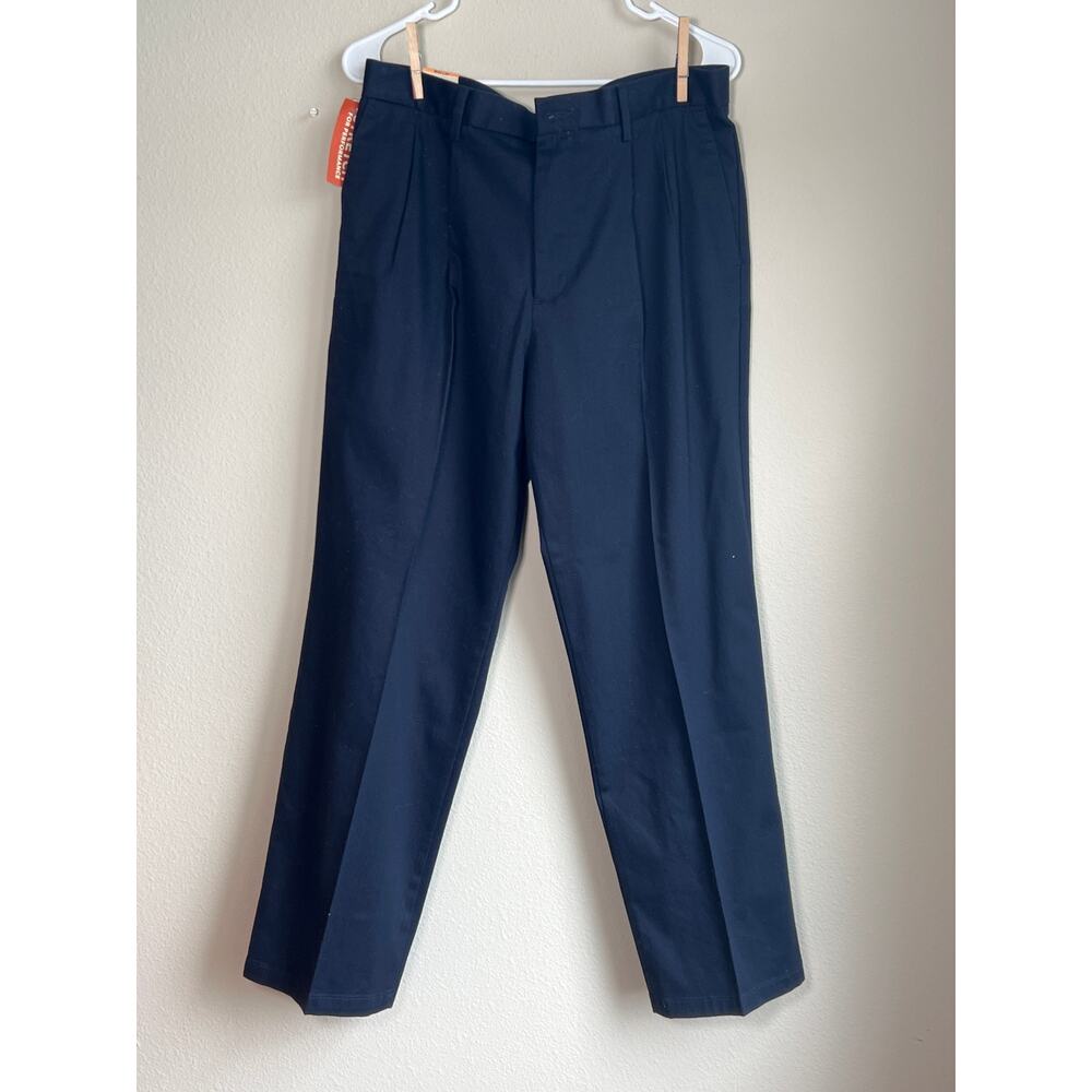 NWT Dockers Signature Khaki 33x30 Navy Blue - Classic Fit Pleated Stretch